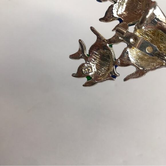 MJ Fish Tropical Enamel School of Angelfish Blue Green Aquatic Ocean Brooch Pin - Picture 10 of 12